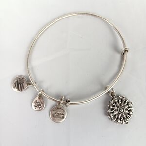 Alex & Ani  Compass Charm Silver Tone Expandable Bracelet Infused with Energy